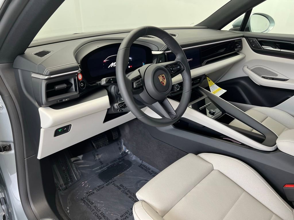 New 2025 Porsche Macan Electric image 4