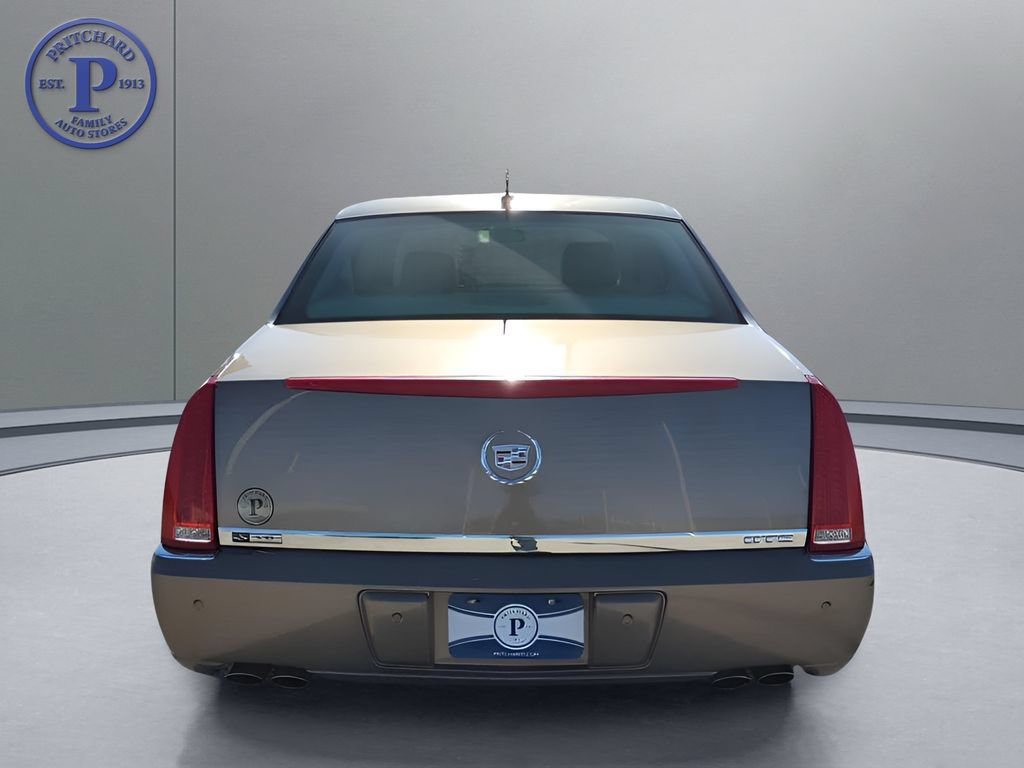 Used 2007 Cadillac DTS Luxury I w/ Sun And Sound Package FWD image 7