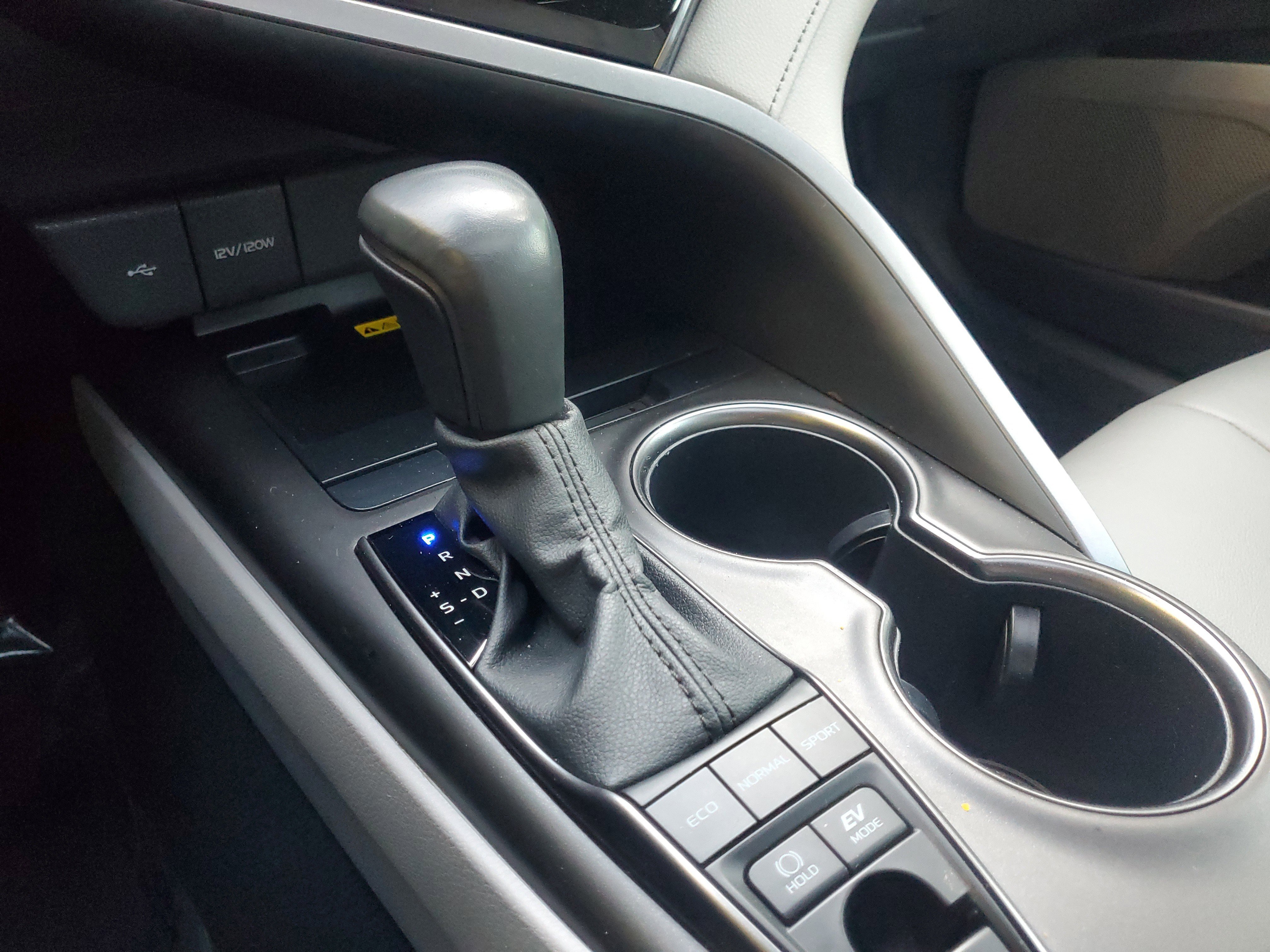 Used 2023 Toyota Camry SE image 30