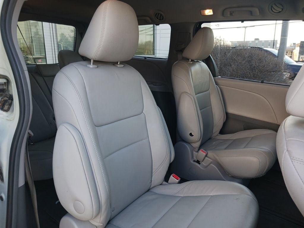 Used 2015 Toyota Sienna XLE Premium image 20