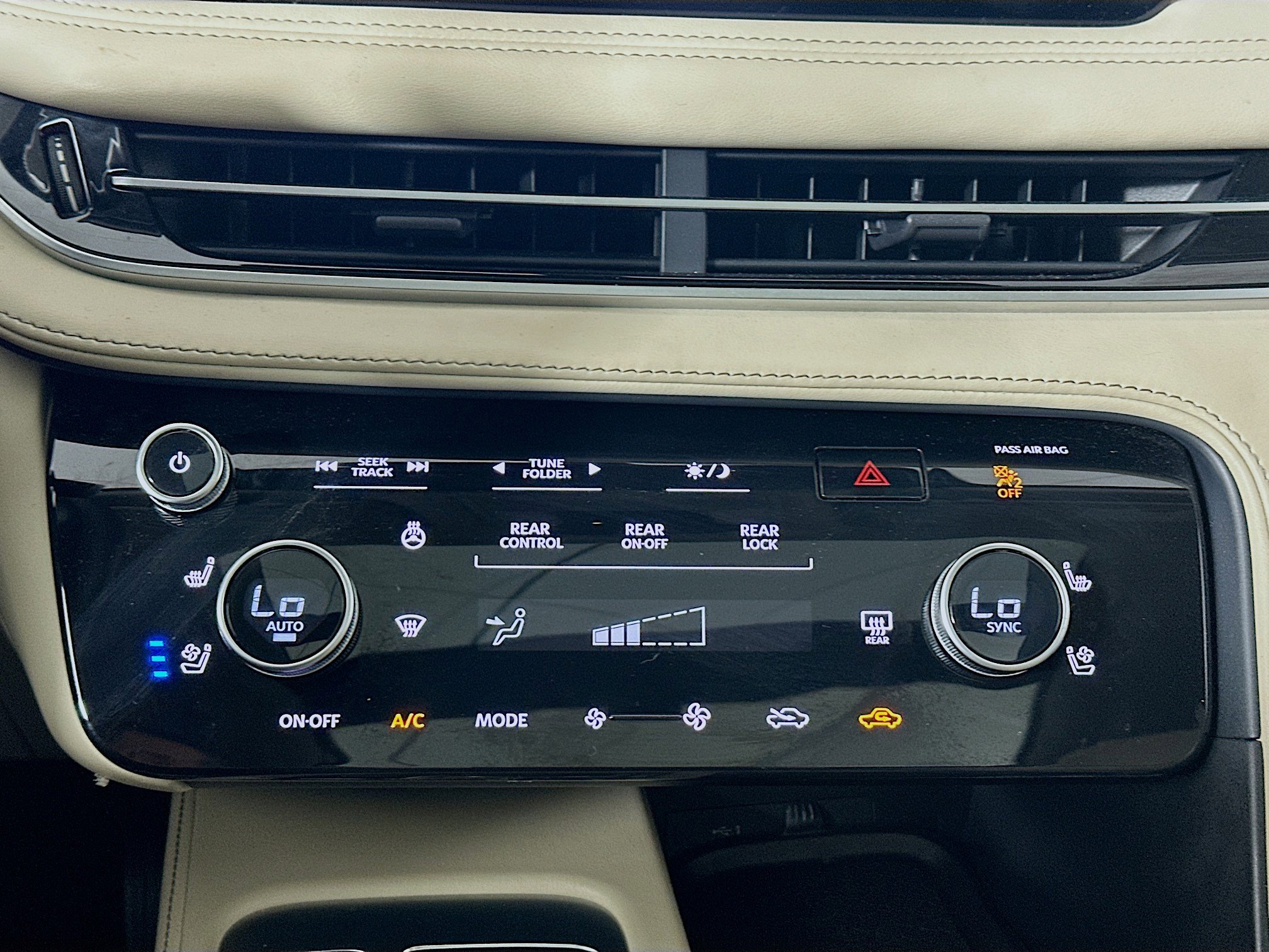 Used 2023 INFINITI QX60 Luxe w/ Cargo Package image 23