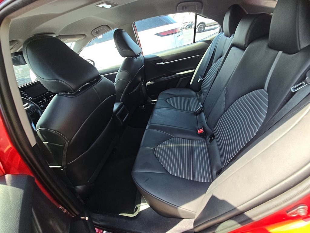 Used 2024 Toyota Camry SE FWD image 4