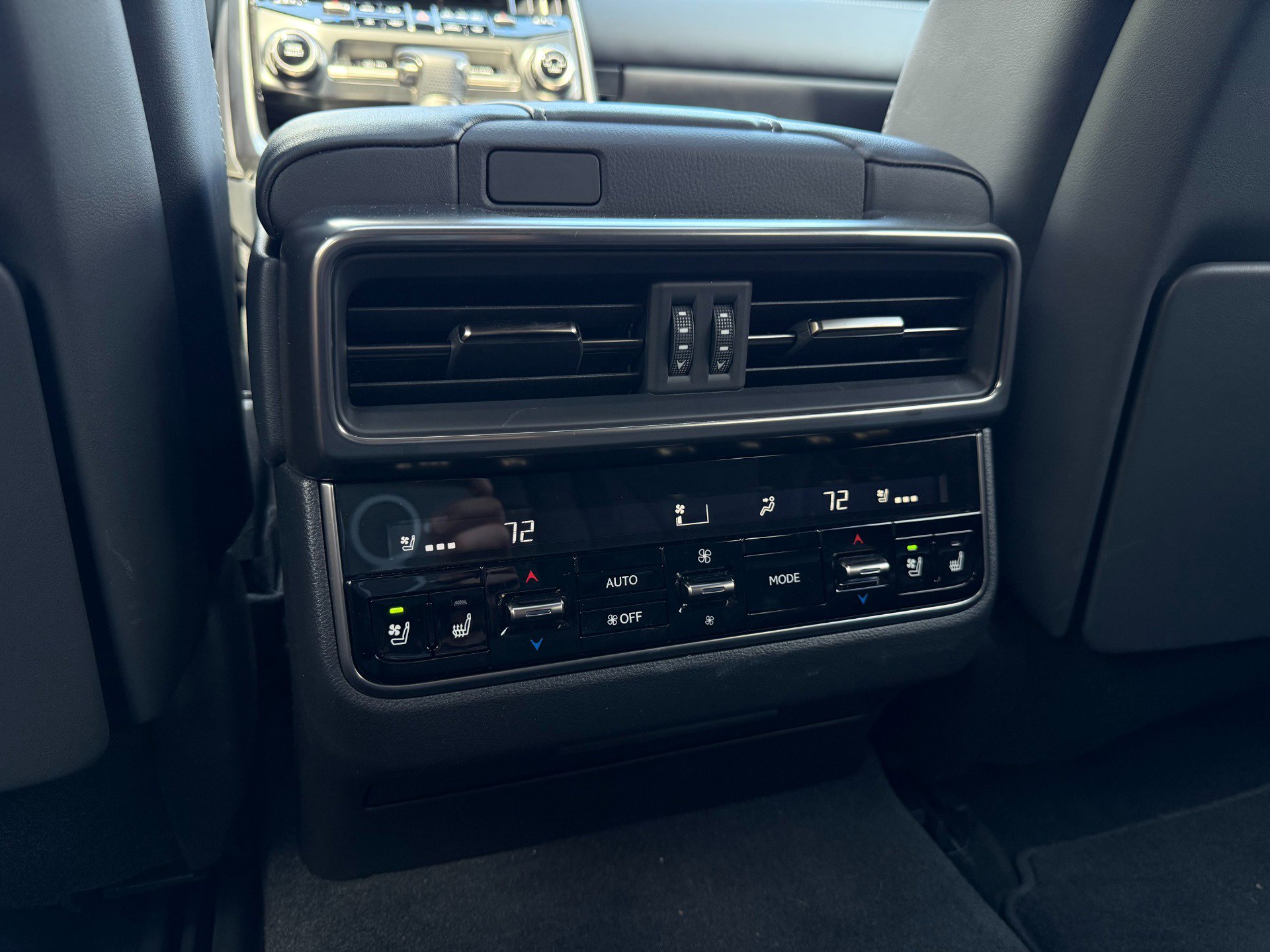 Used 2024 Lexus LX 600 F Sport image 35