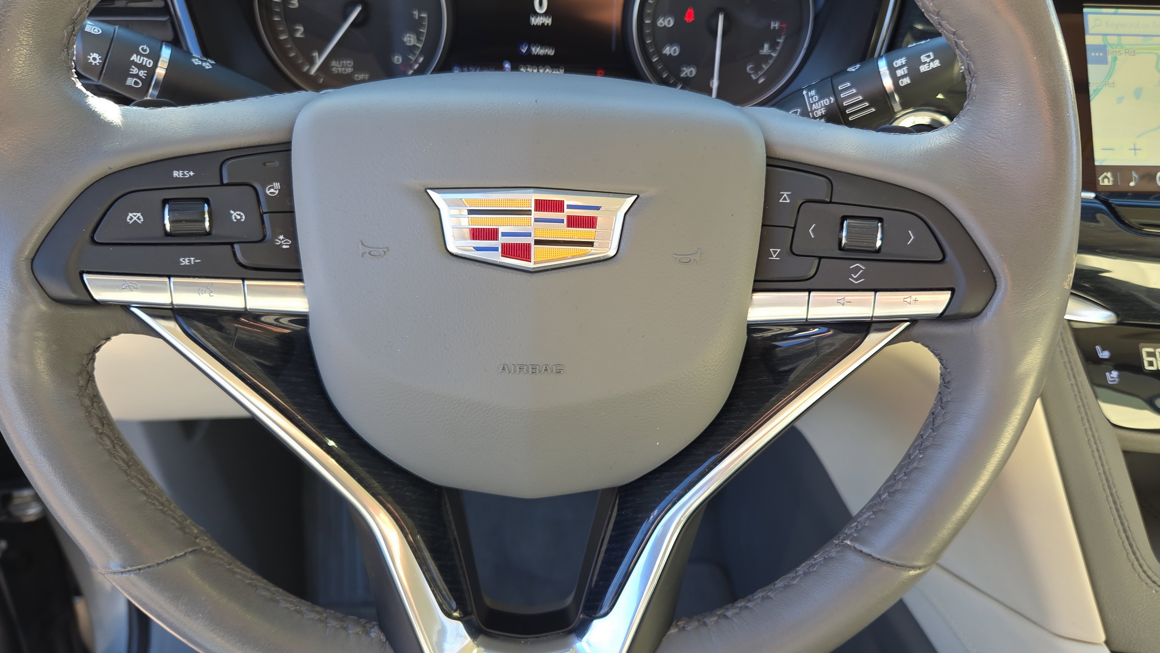 Used 2024 Cadillac XT6 Premium Luxury w/ Technology Package image 21