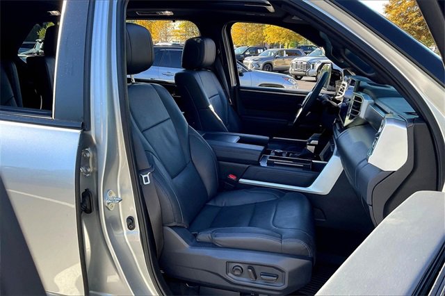 Used 2025 Toyota Sequoia Platinum image 7