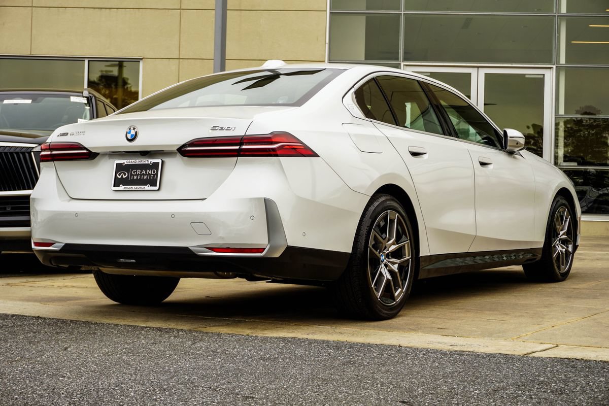 Used 2026 BMW 530i xDrive w/ Premium Package AWD/4WD image 12