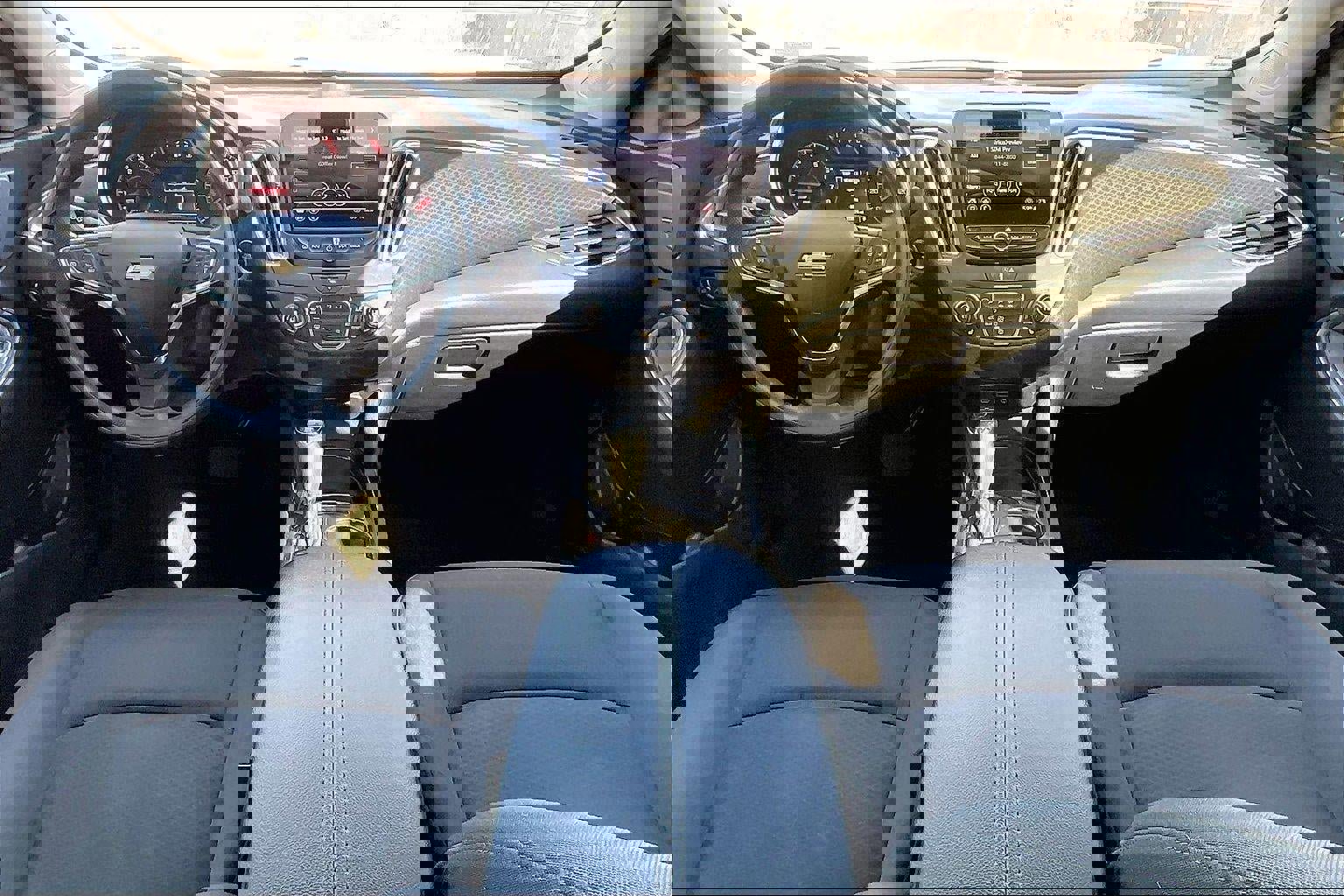 Used 2020 Chevrolet Malibu LT image 16