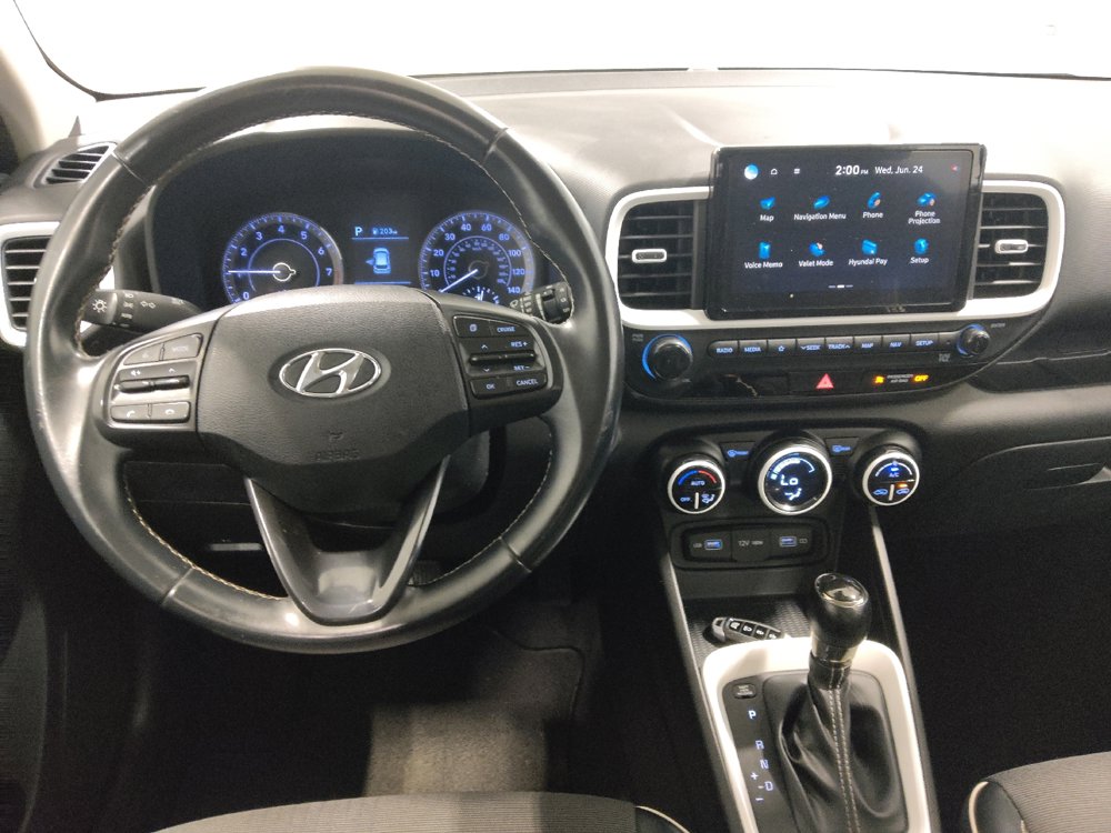 Used 2022 Hyundai Venue Limited FWD image 22