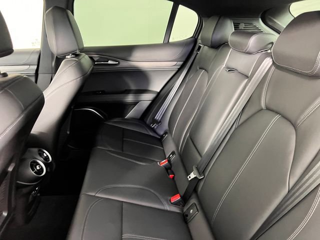 Used 2023 Alfa Romeo Stelvio Ti AWD/4WD image 8