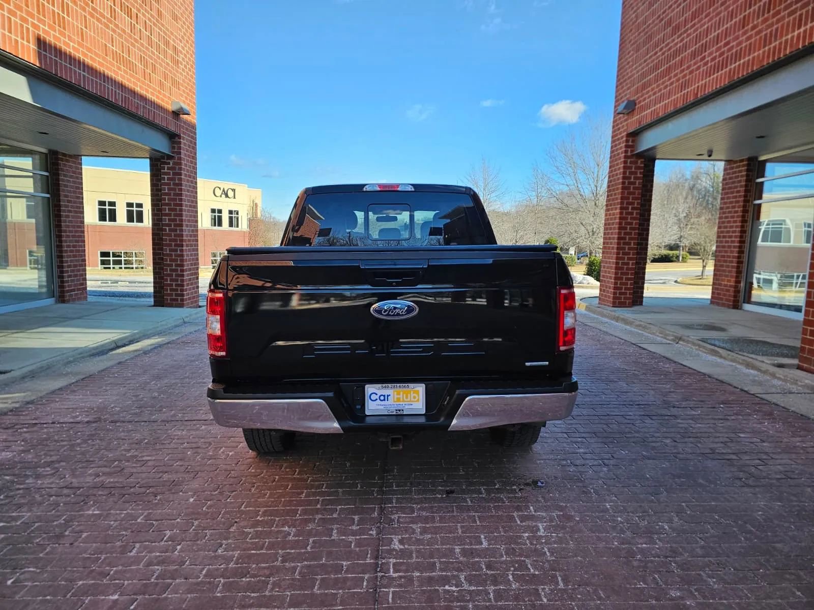 Used 2018 Ford F150 Lariat w/ FX4 Off-Road Package image 5