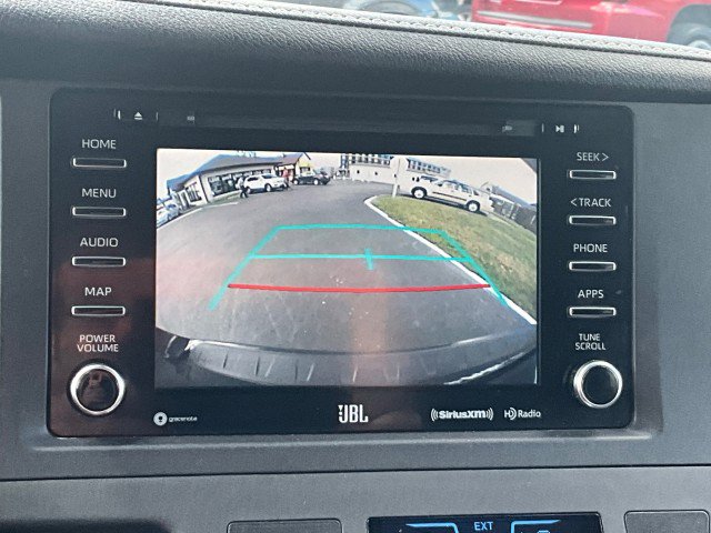 Used 2020 Toyota Sienna SE image 22
