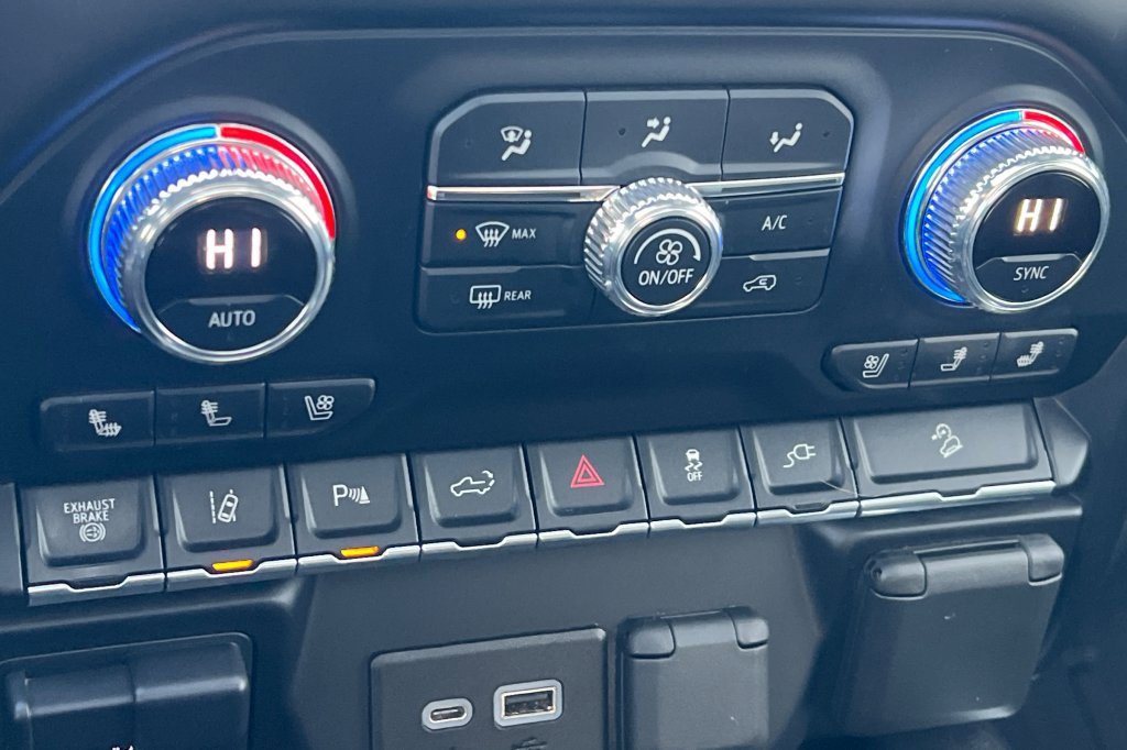 Used 2020 GMC Sierra 2500 Denali w/ Denali Ultimate Package image 17