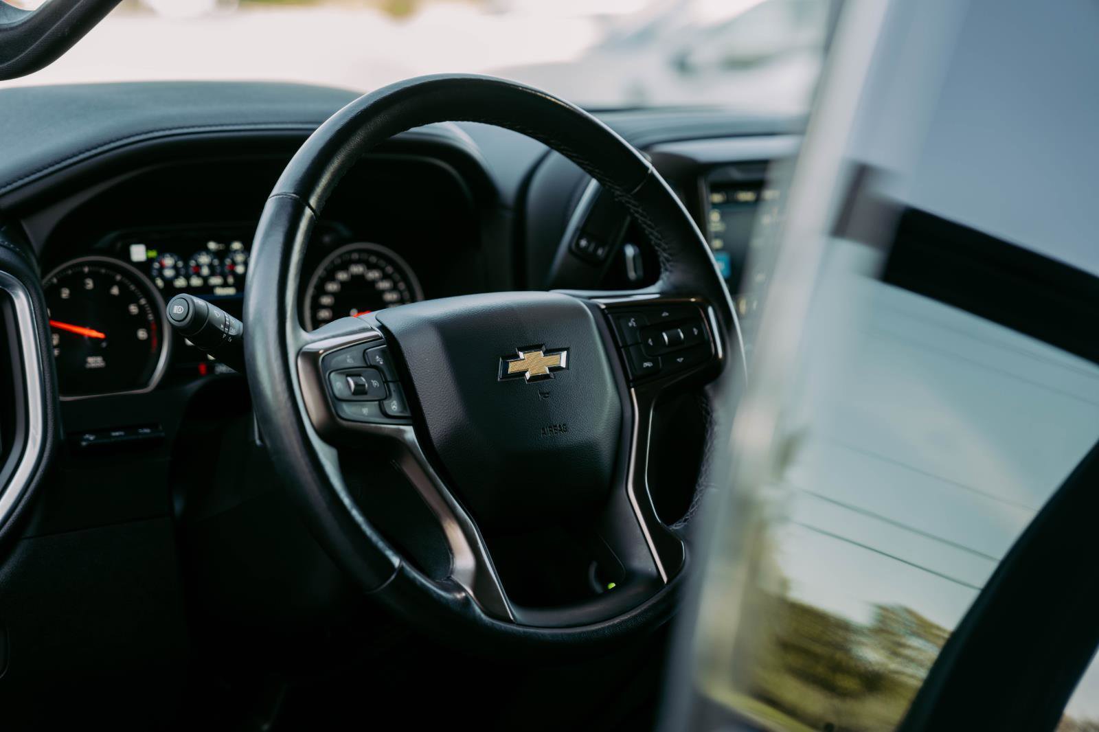 Used 2021 Chevrolet Silverado 1500 High Country w/ Technology Package image 18