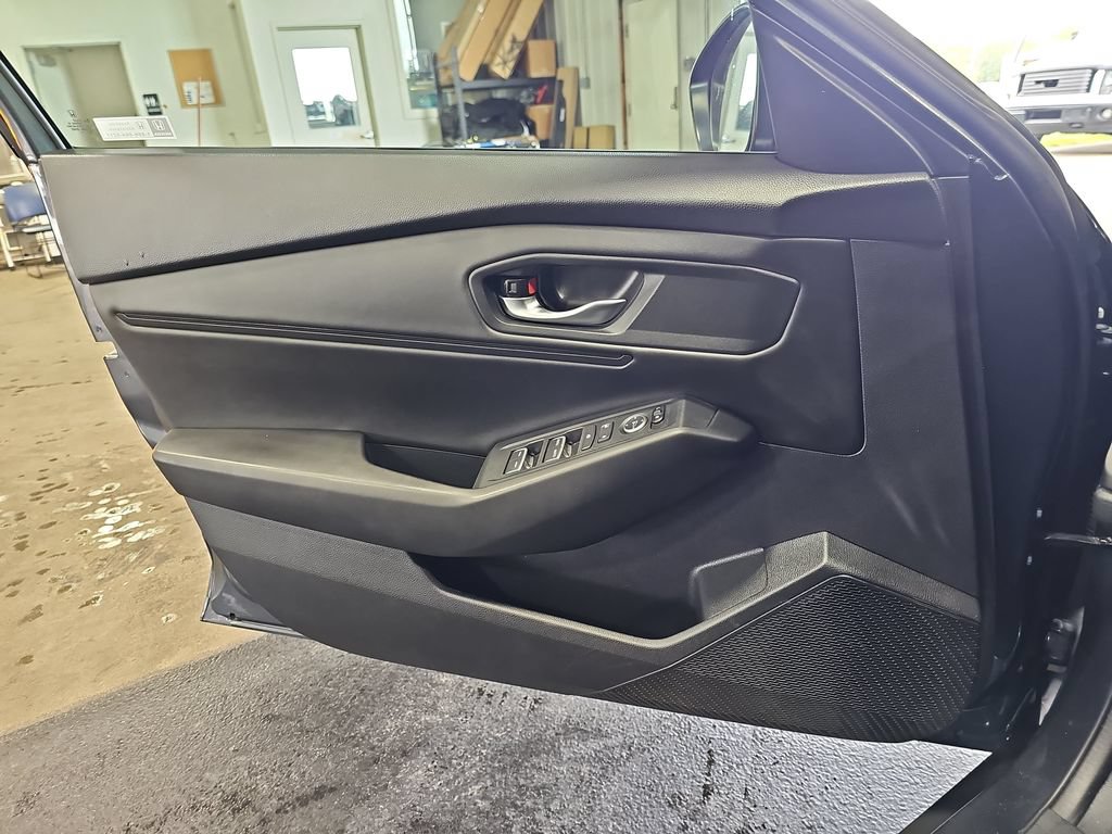Used 2025 Honda Accord SE image 26