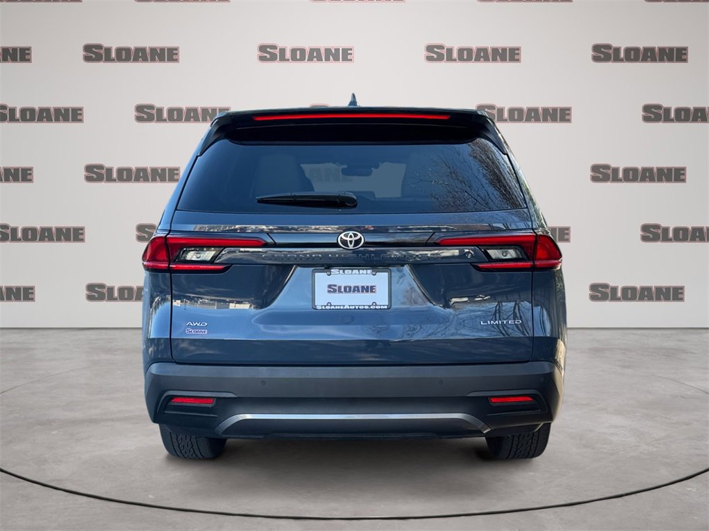 Used 2025 Toyota Grand Highlander AWD image 4