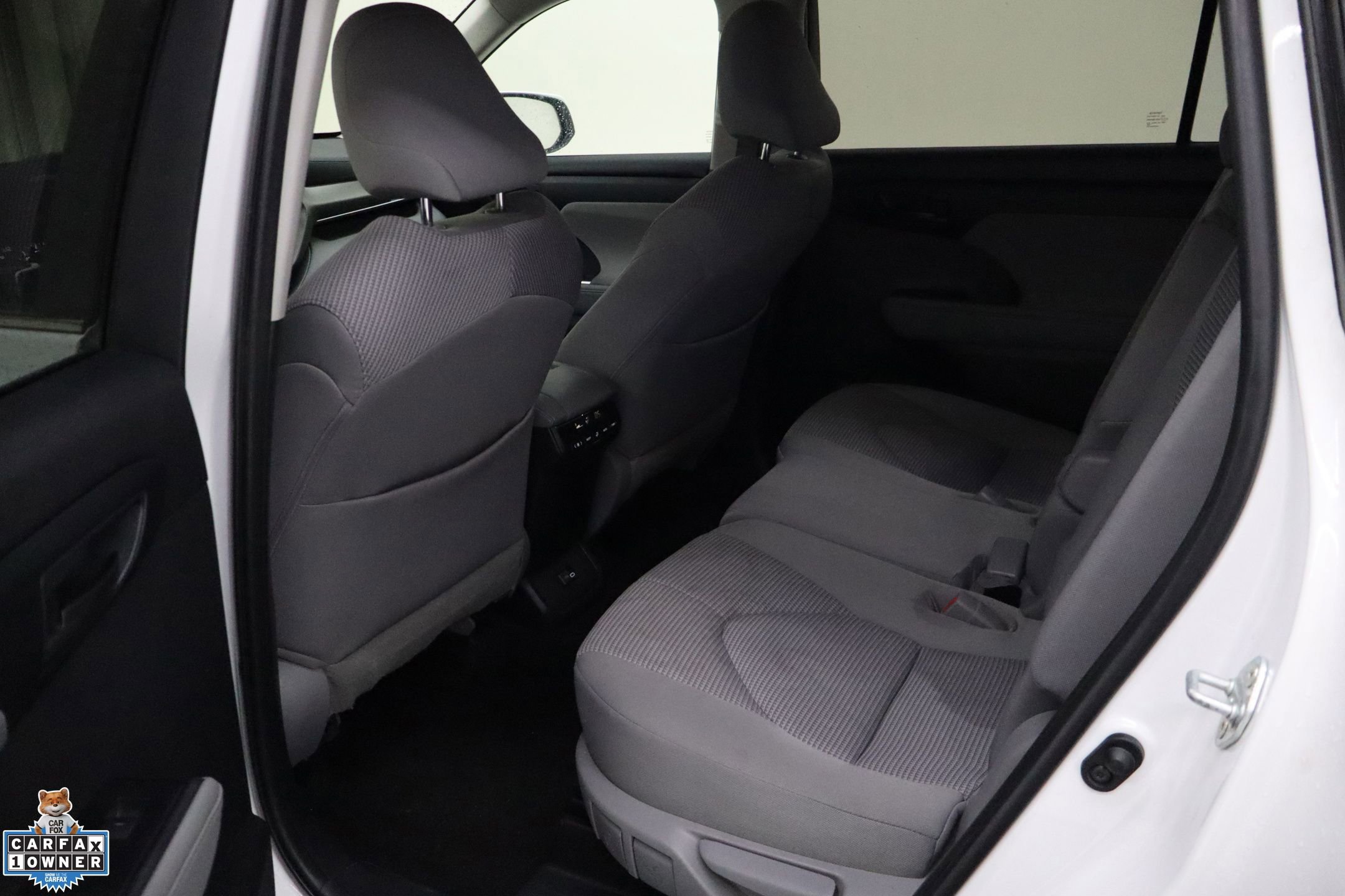 Used 2023 Toyota Highlander L image 24