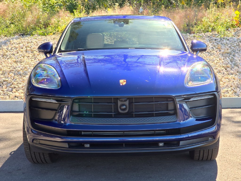 Used 2025 Porsche Macan AWD/4WD image 10