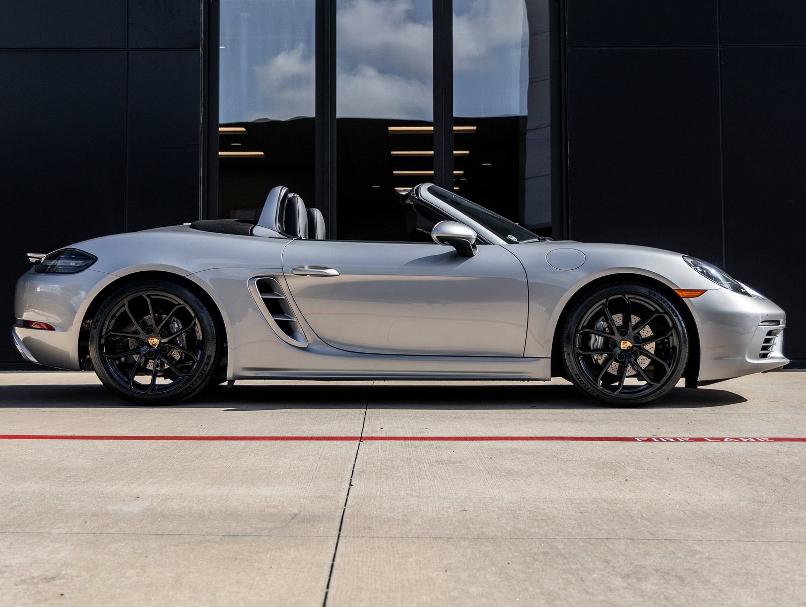 Certified 2024 Porsche 718 Boxster RWD image 13