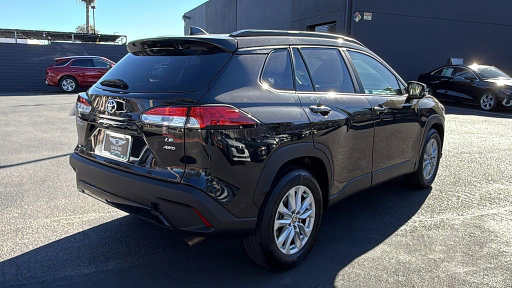 Used 2023 Toyota Corolla Cross LE image 3