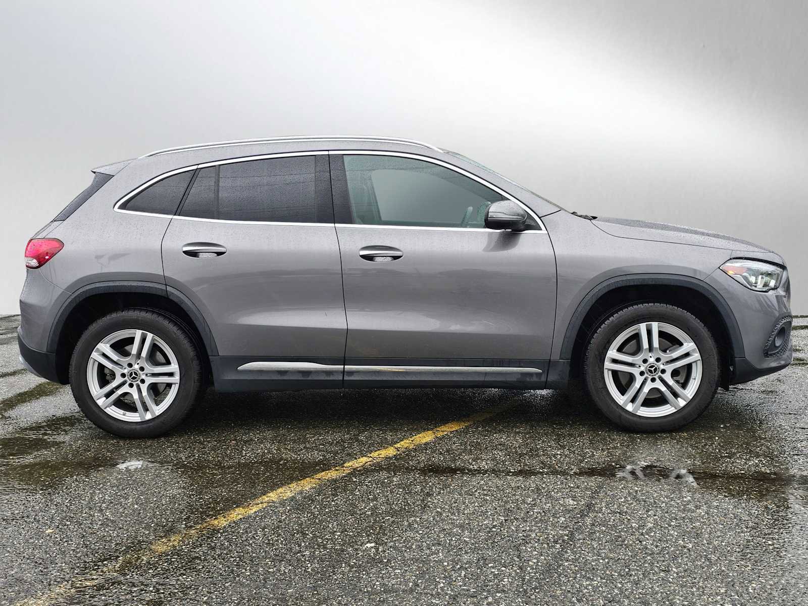 Used 2021 Mercedes-Benz GLA 250 4MATIC image 2