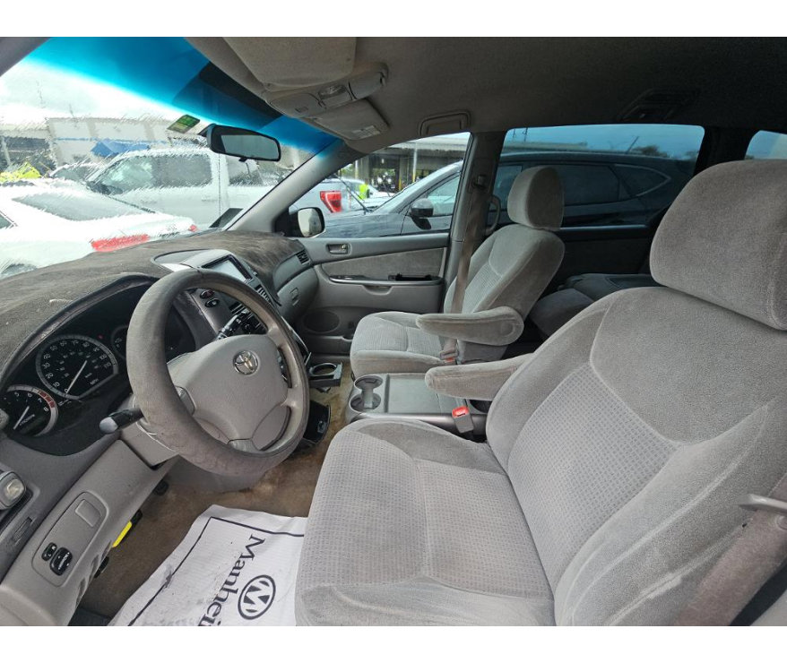 Used 2009 Toyota Sienna CE image 10
