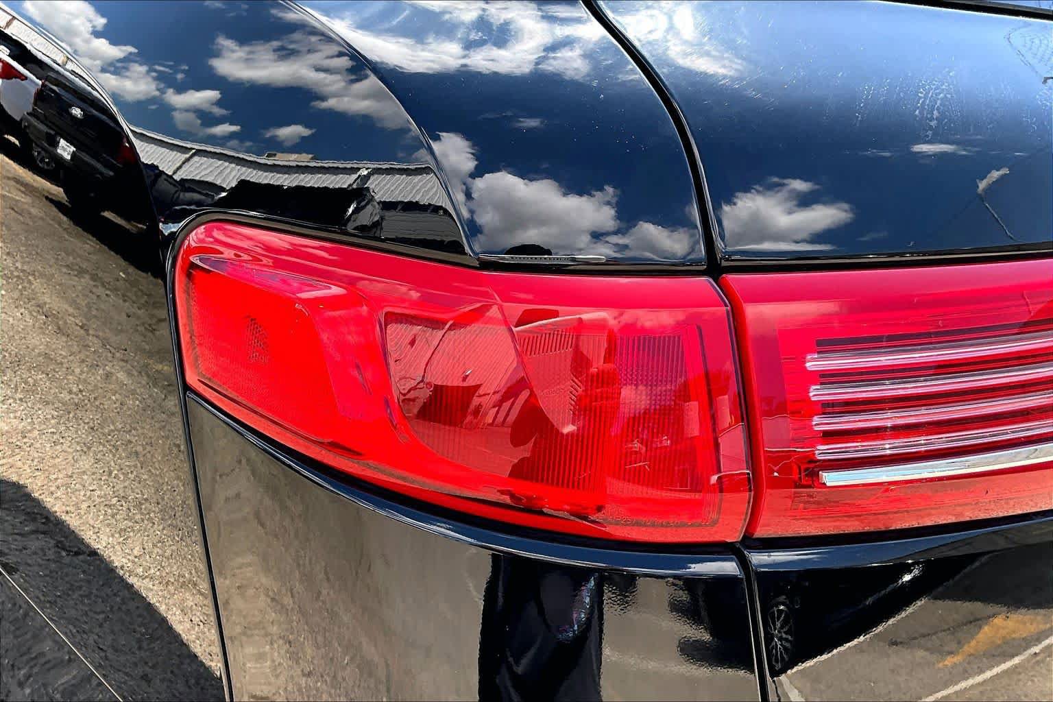 Used 2018 Lincoln MKT AWD image 30