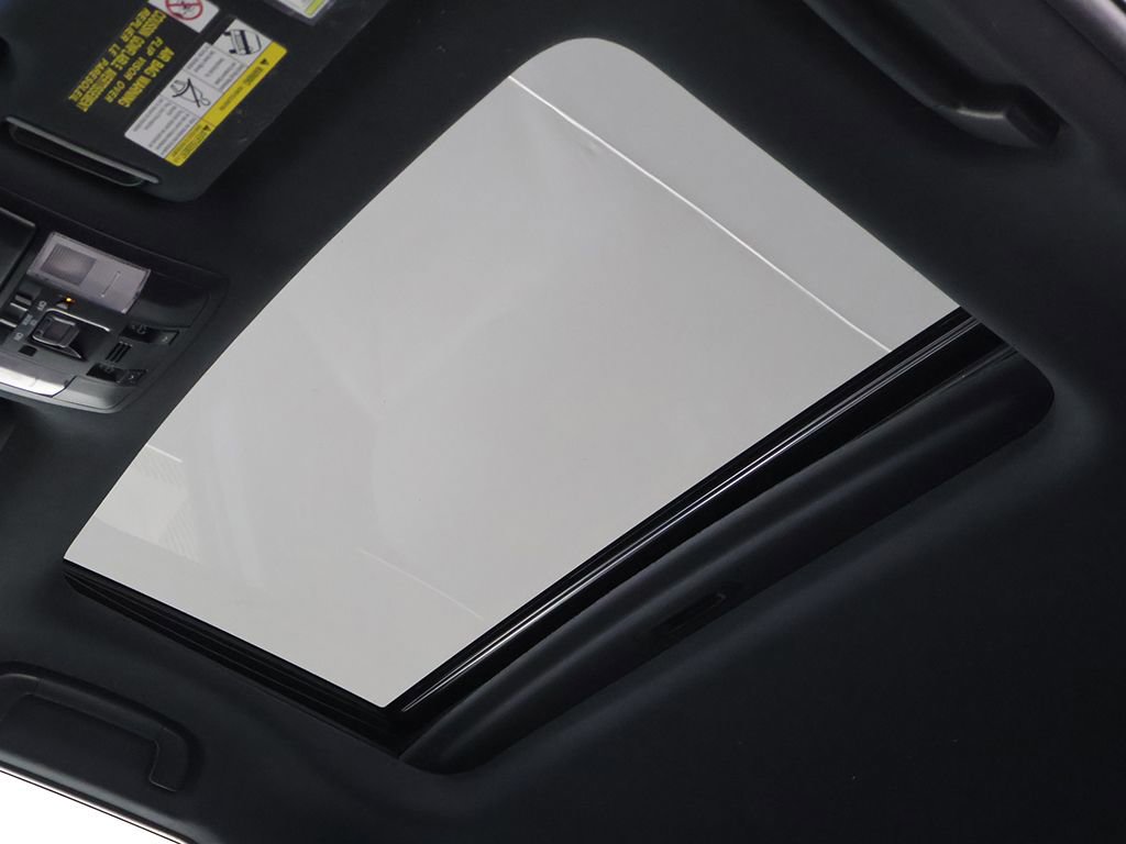 Used 2023 Lexus GX 460 Premium w/ Accessory Package AWD/4WD image 20