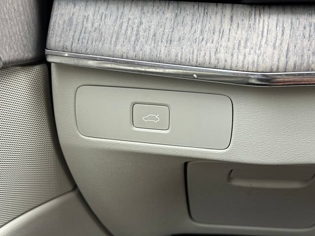 Certified 2023 Volvo XC90 B5 Plus w/ Protection Package Premier AWD/4WD image 32
