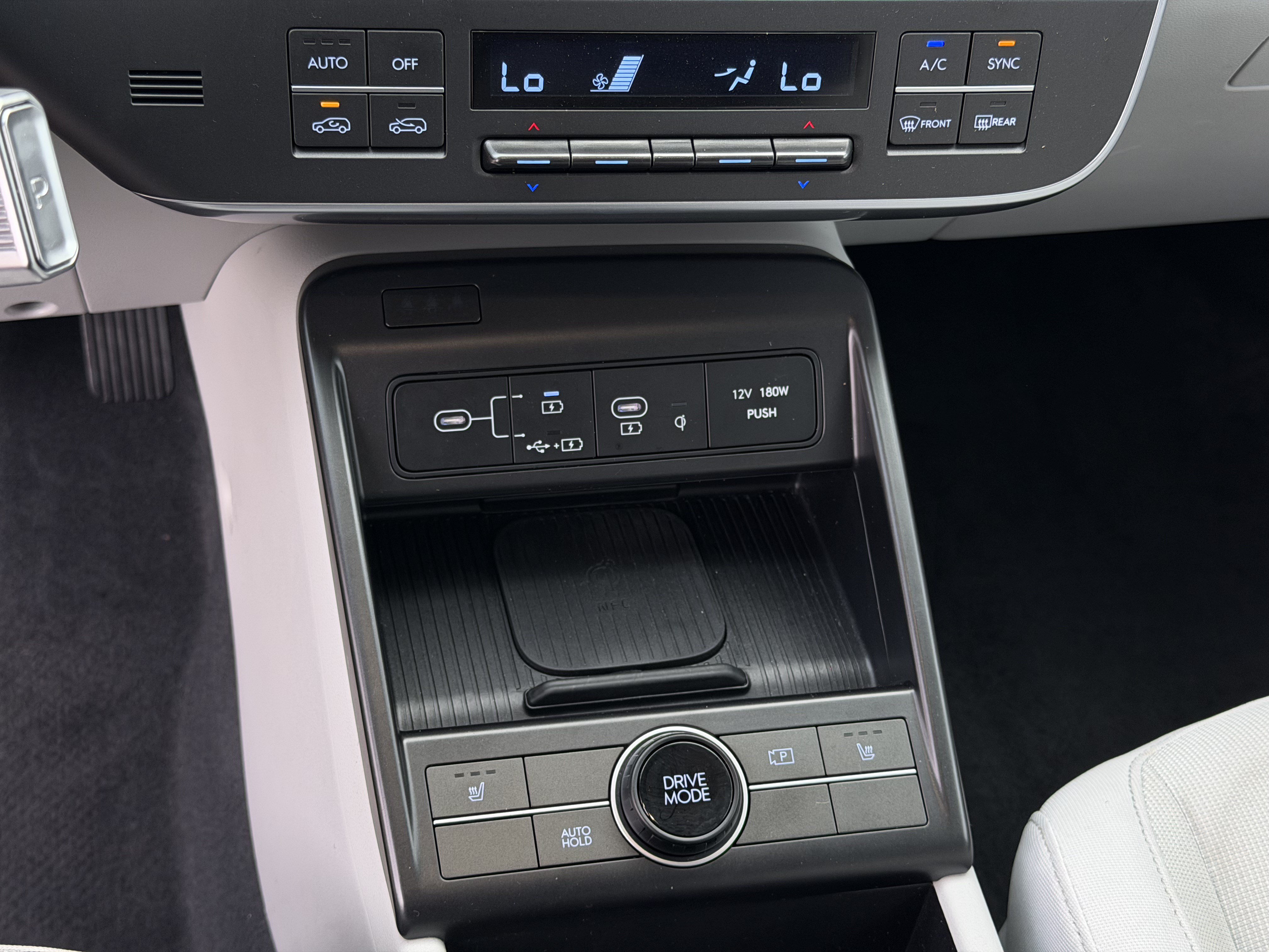 Used 2024 Hyundai Kona SEL w/ Convenience Package FWD image 36