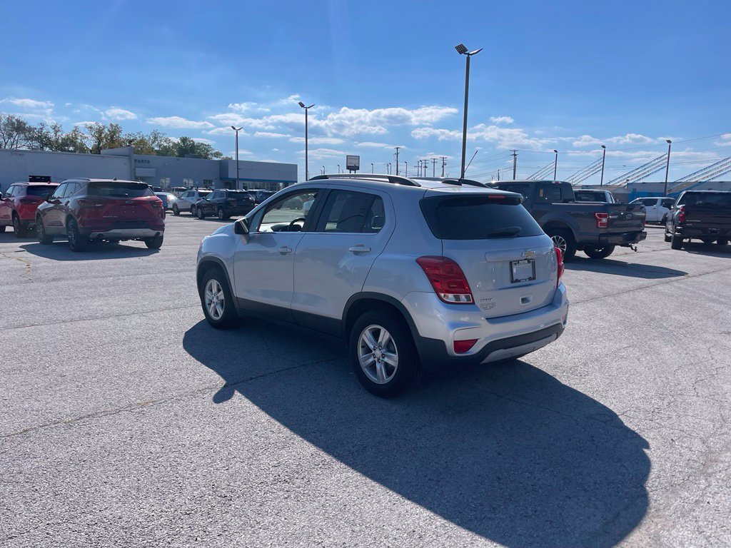 Used 2019 Chevrolet Trax LT FWD image 3