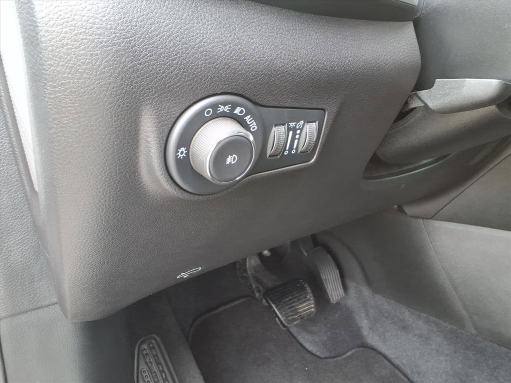 Used 2025 Jeep Compass Limited w/ Elite Group AWD/4WD image 22