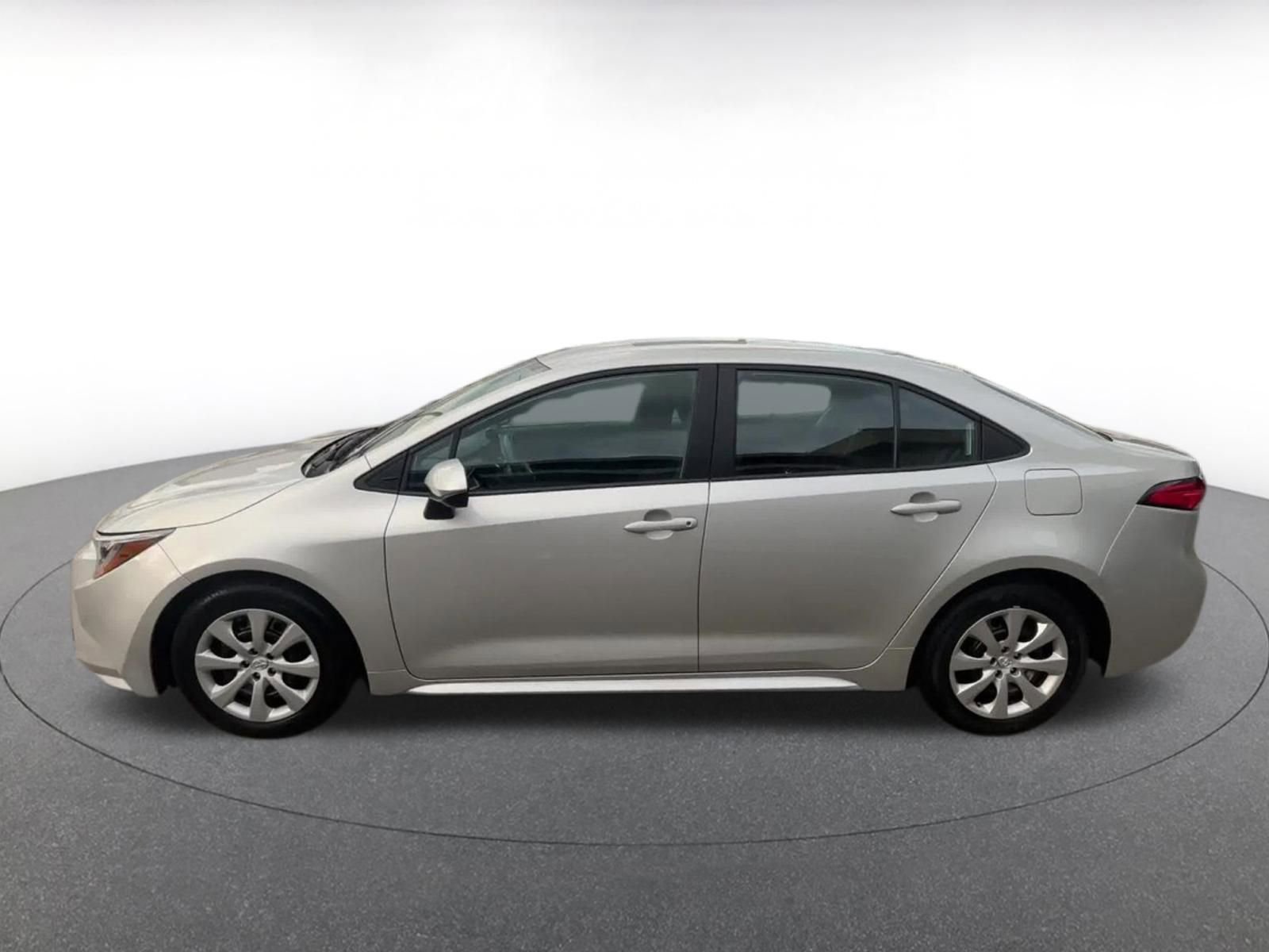 Used 2025 Toyota Corolla LE image 12