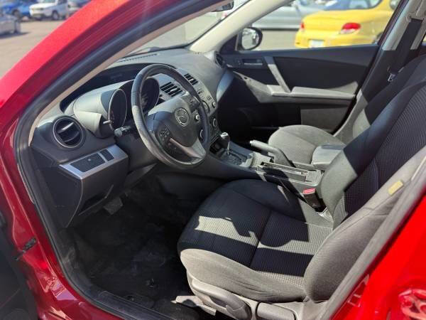 Used 2013 MAZDA MAZDA3 i Touring FWD image 8