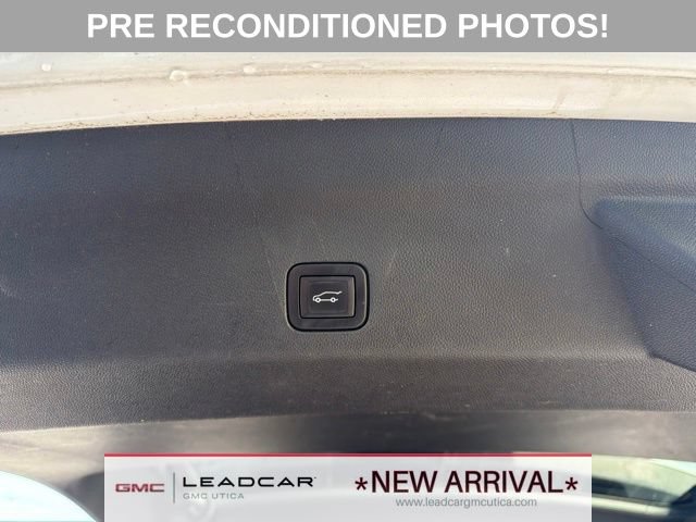 Used 2021 GMC Yukon XL SLT w/ Rear Media and Nav Package AWD/4WD image 21