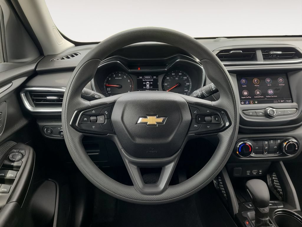 Used 2023 Chevrolet TrailBlazer LT FWD image 12
