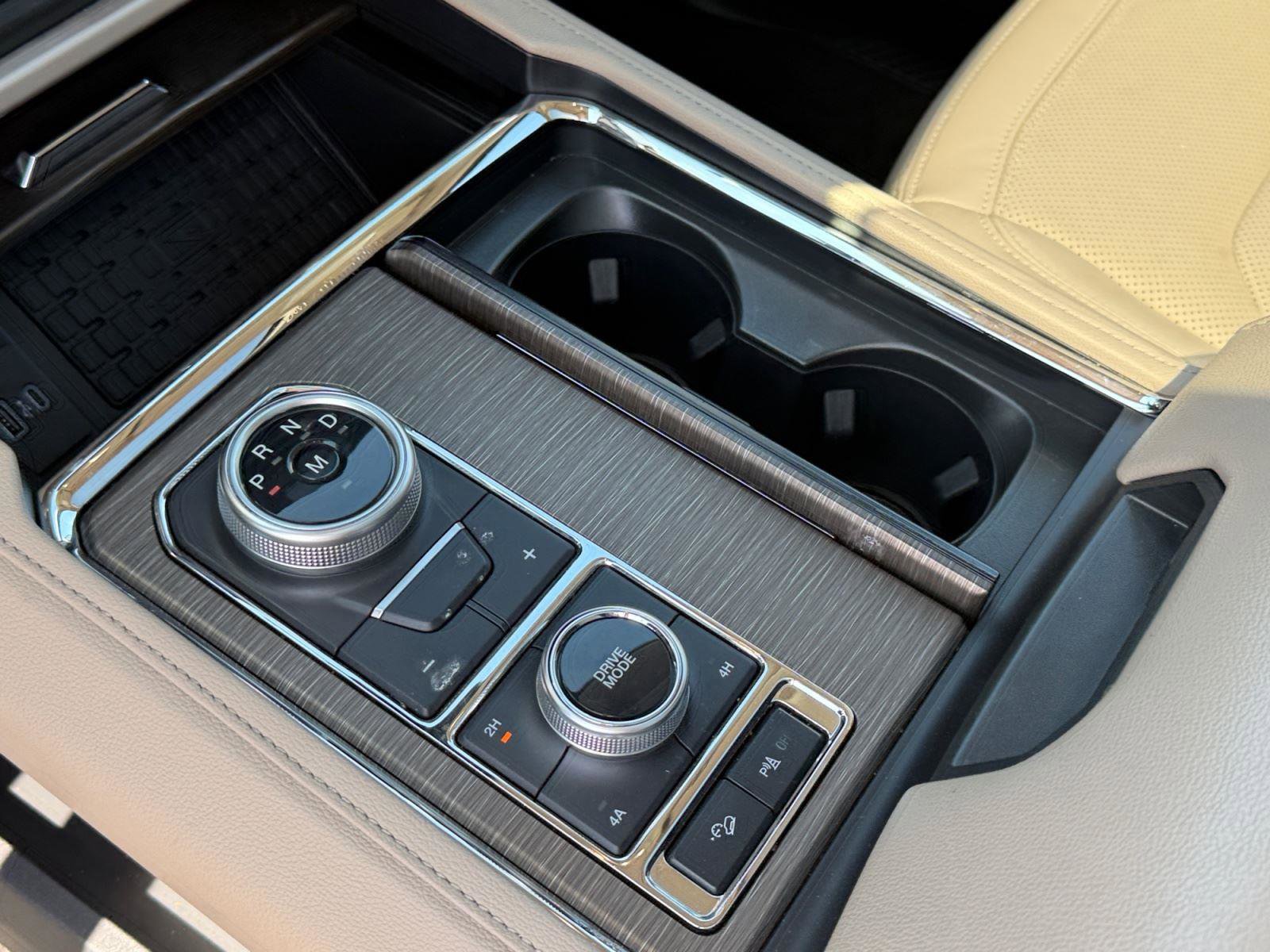 Used 2024 Ford Expedition Max Limited AWD/4WD image 23