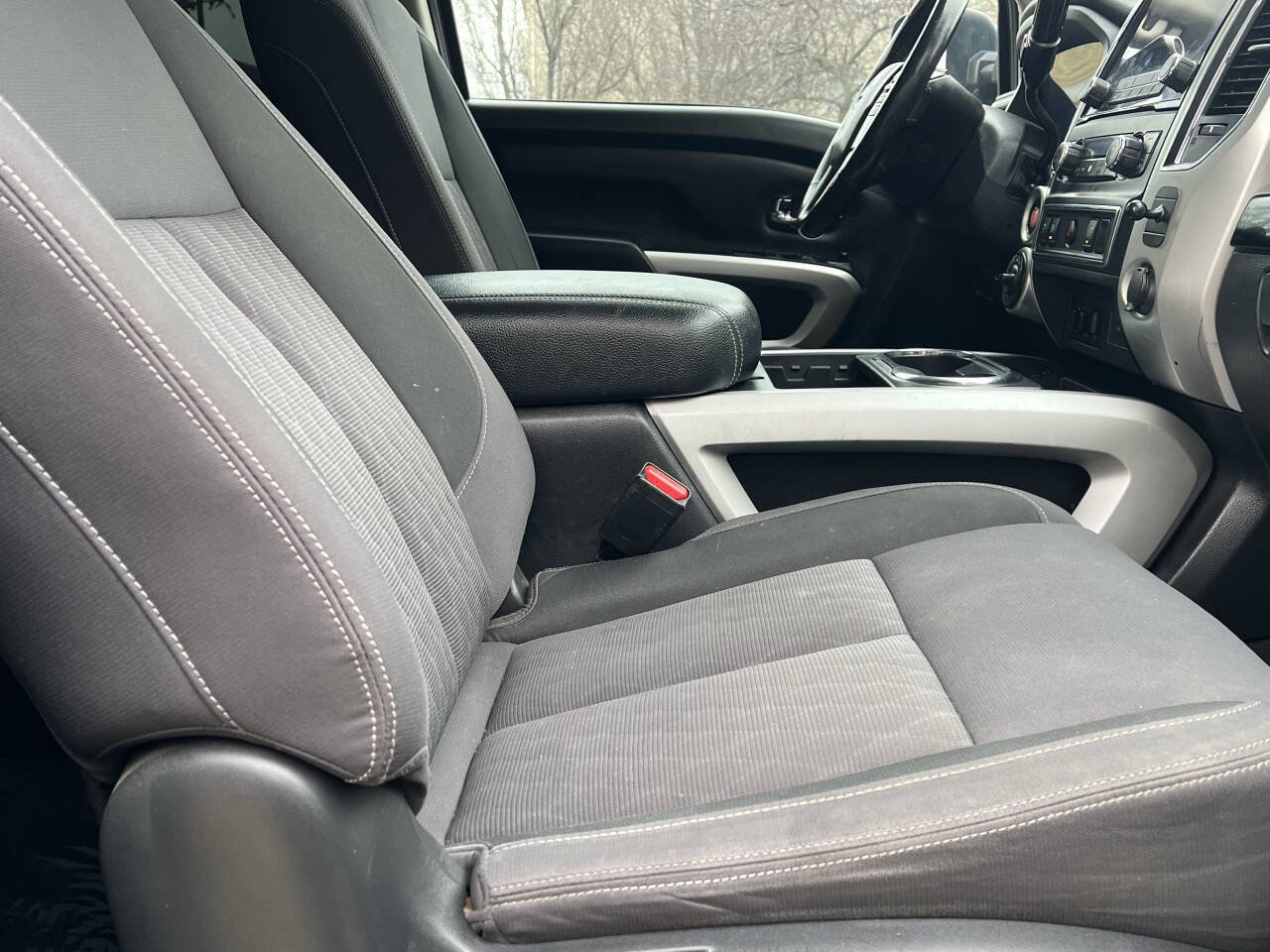 Used 2020 Nissan Titan SV w/ SV Convenience Package image 22