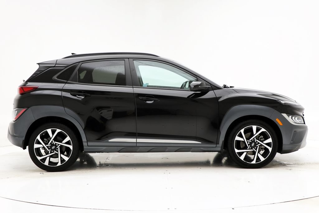 Used 2023 Hyundai Kona Limited AWD/4WD image 3