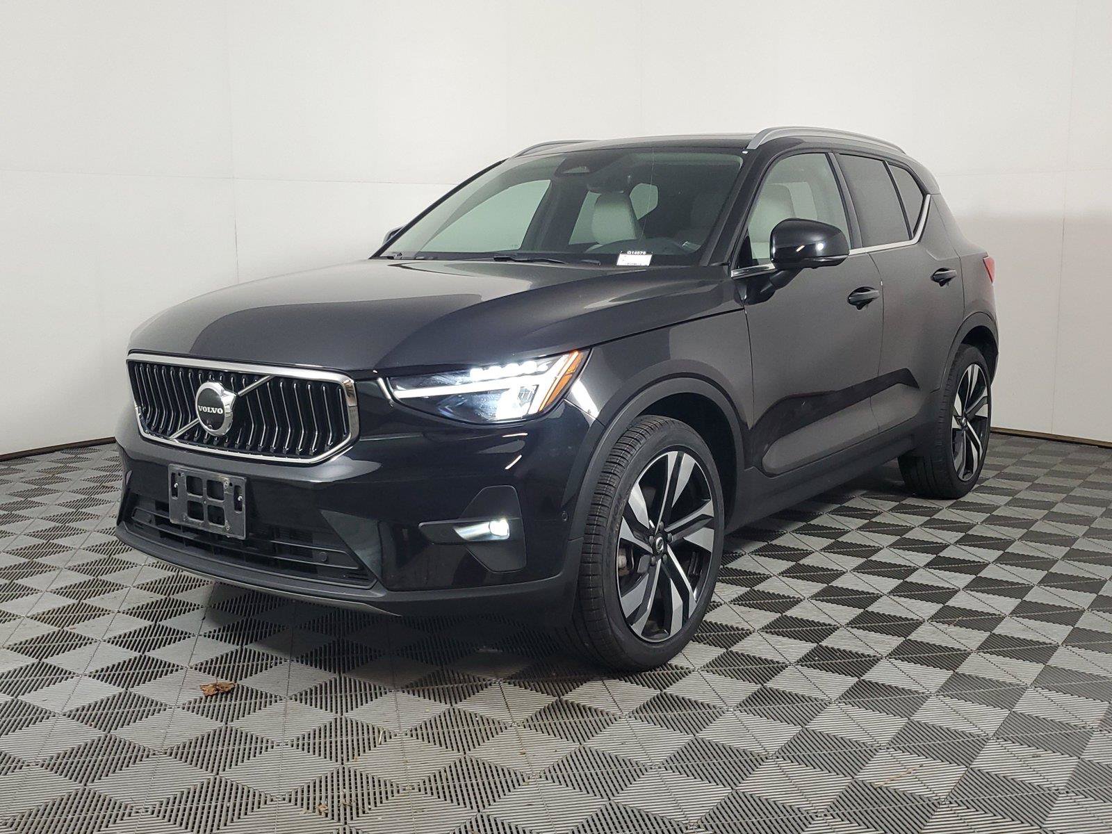 Certified 2024 Volvo XC40 B5 Plus w/ Protection Package Premier AWD/4WD image 3