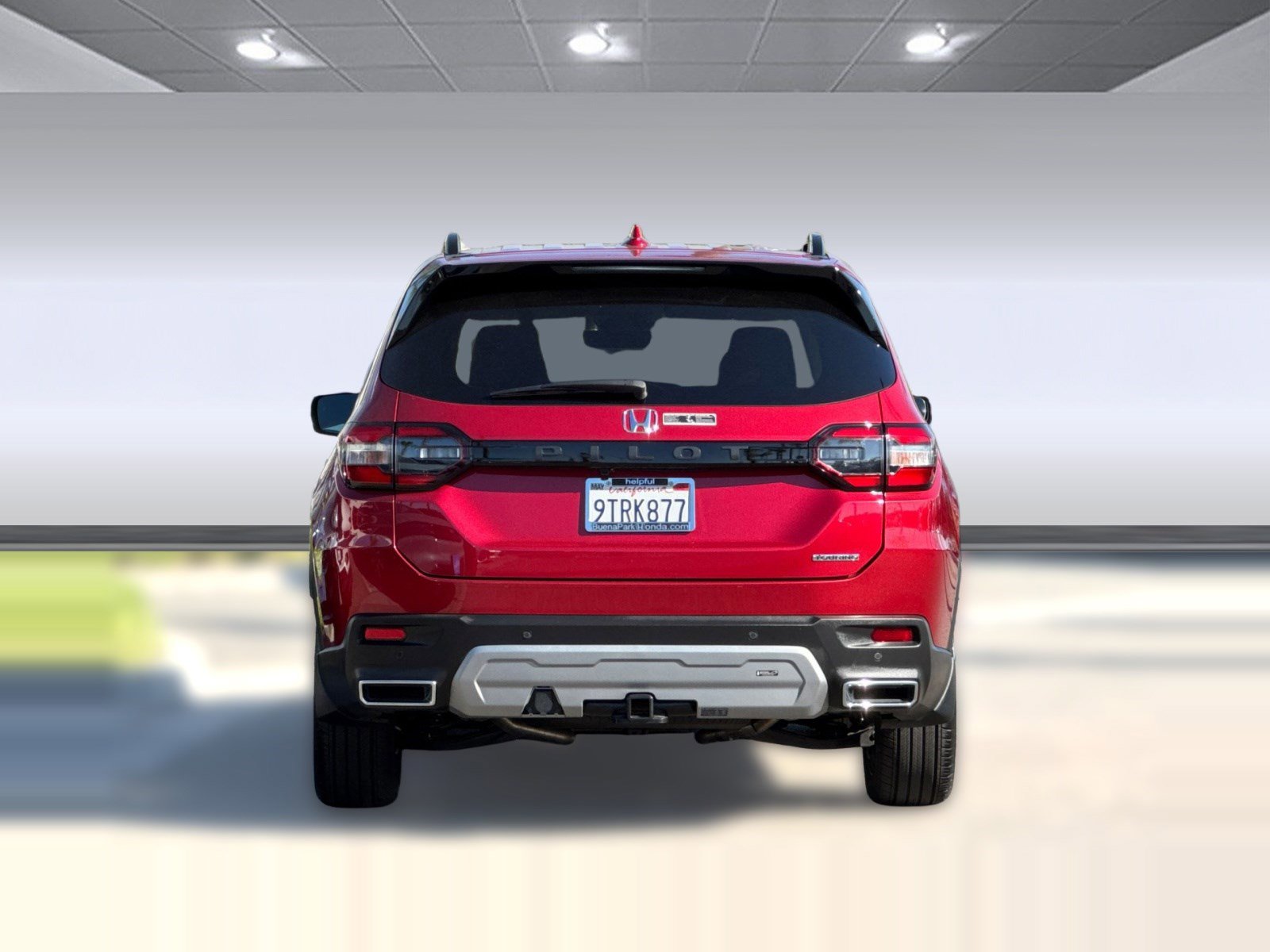 Certified 2025 Honda Pilot Touring image 9