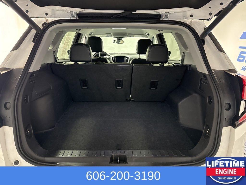 Used 2024 GMC Terrain SLT image 10