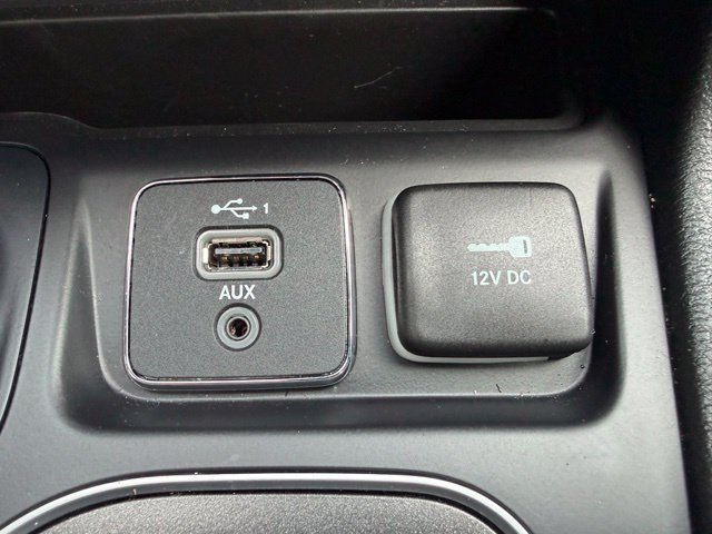Used 2023 Jeep Cherokee Trailhawk w/ Sun & Sound Group AWD/4WD image 24