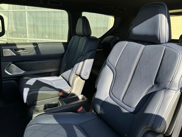 New 2026 INFINITI QX80 4WD w/ Sport Exterior Package image 32