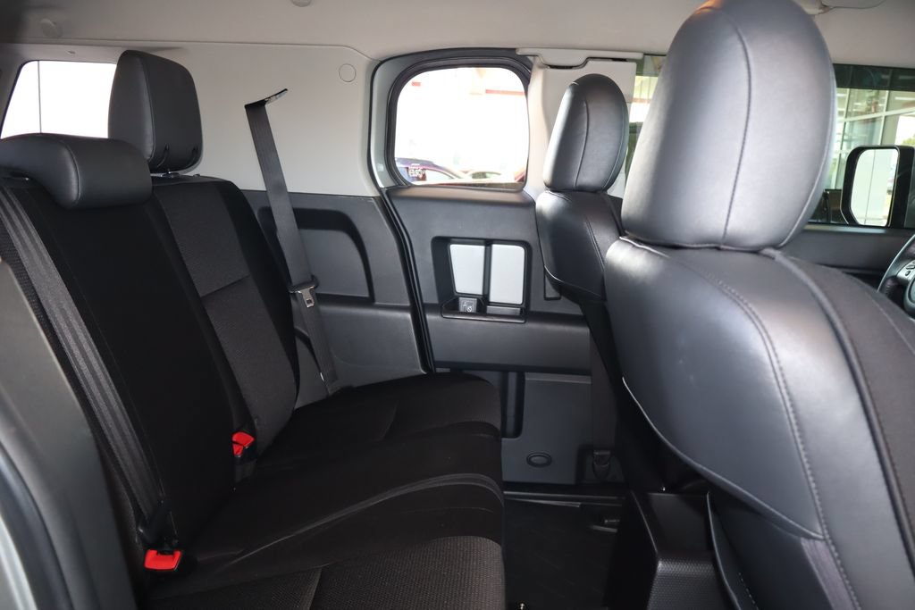 Used 2012 Toyota FJ Cruiser 4WD w/ Upgrade Pkg image 38