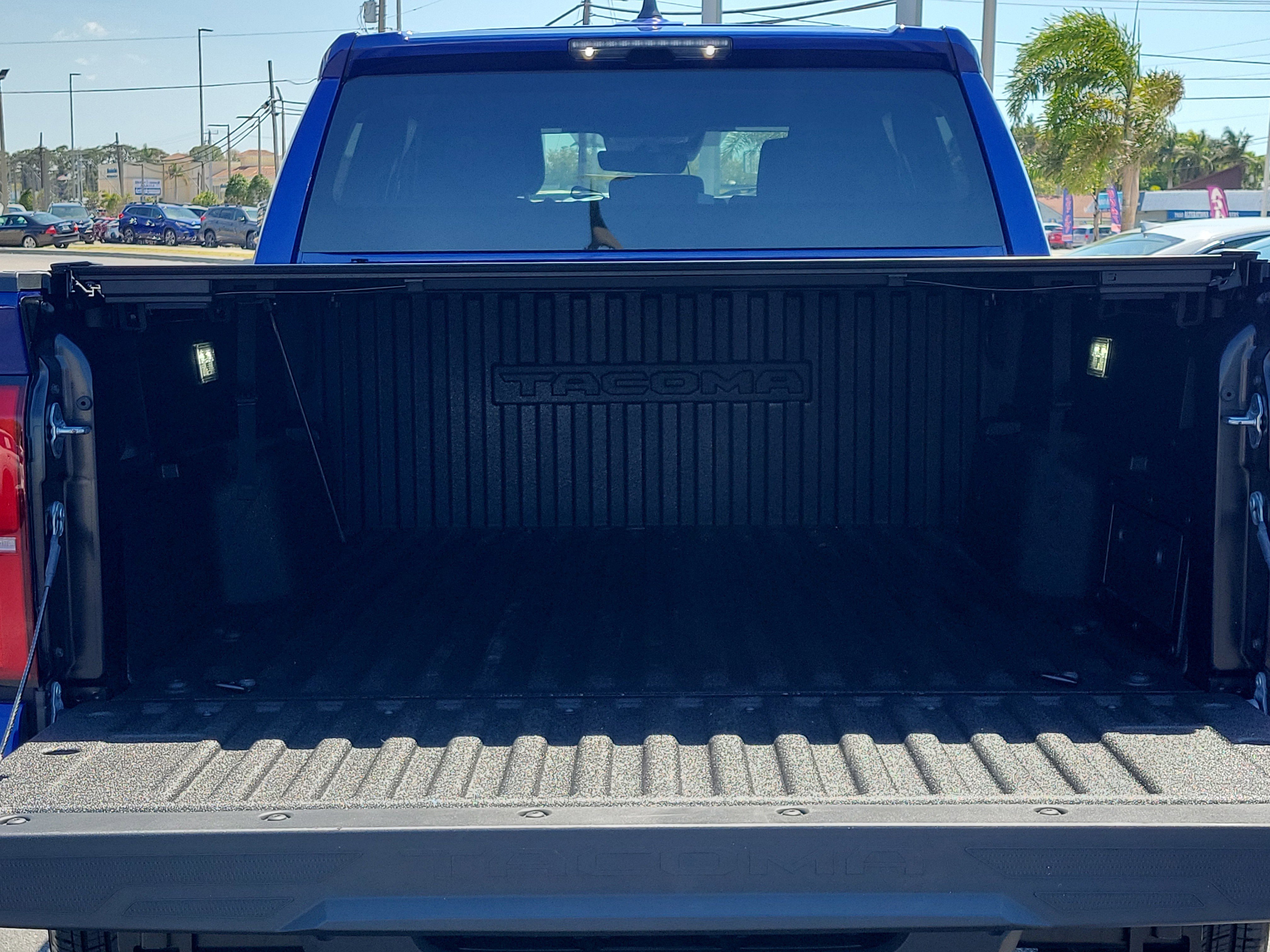 Used 2025 Toyota Tacoma TRD Sport image 12