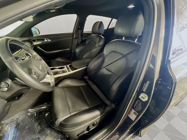 Used 2022 Kia Stinger GT1 AWD/4WD image 10