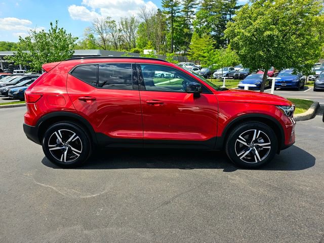 Used 2024 Volvo XC40 B5 Core AWD/4WD image 8