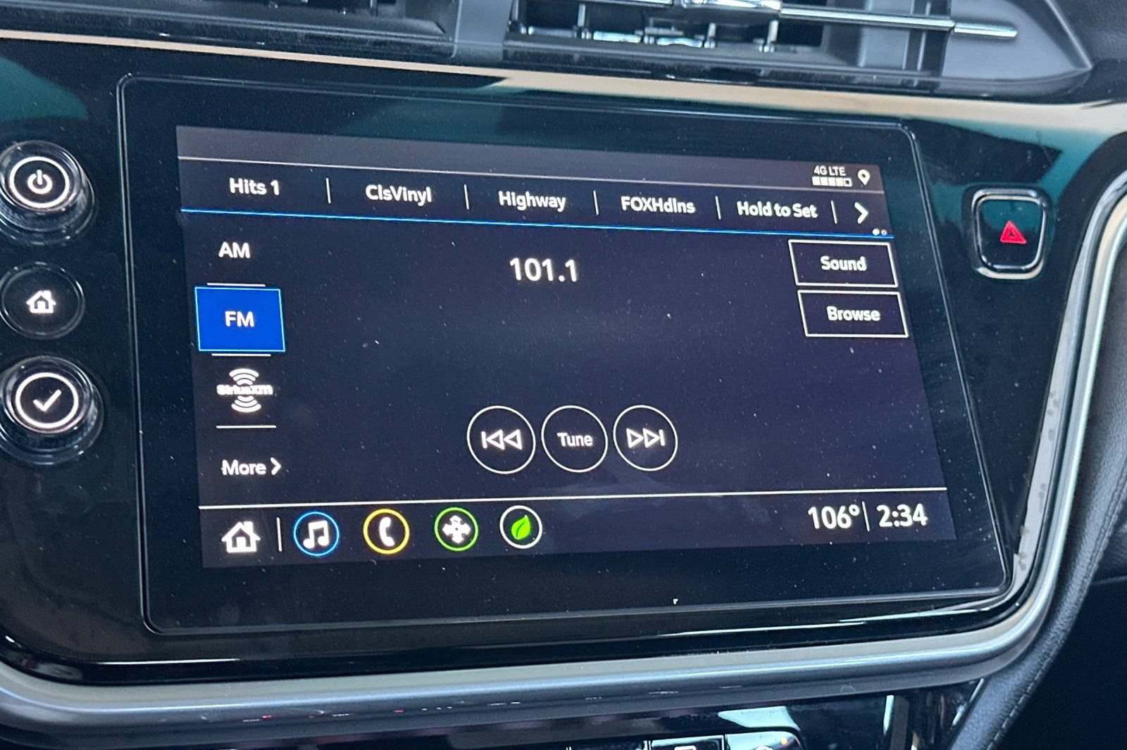 Used 2023 Chevrolet Bolt LT w/ Infotainment Package FWD image 18
