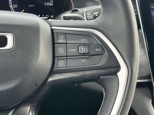 Used 2023 Jeep Grand Cherokee Limited w/ Black Appearance Package image 28