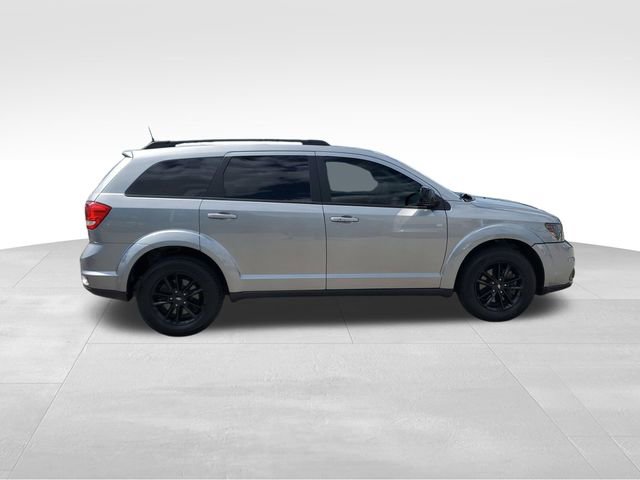 Used 2019 Dodge Journey SE FWD image 3